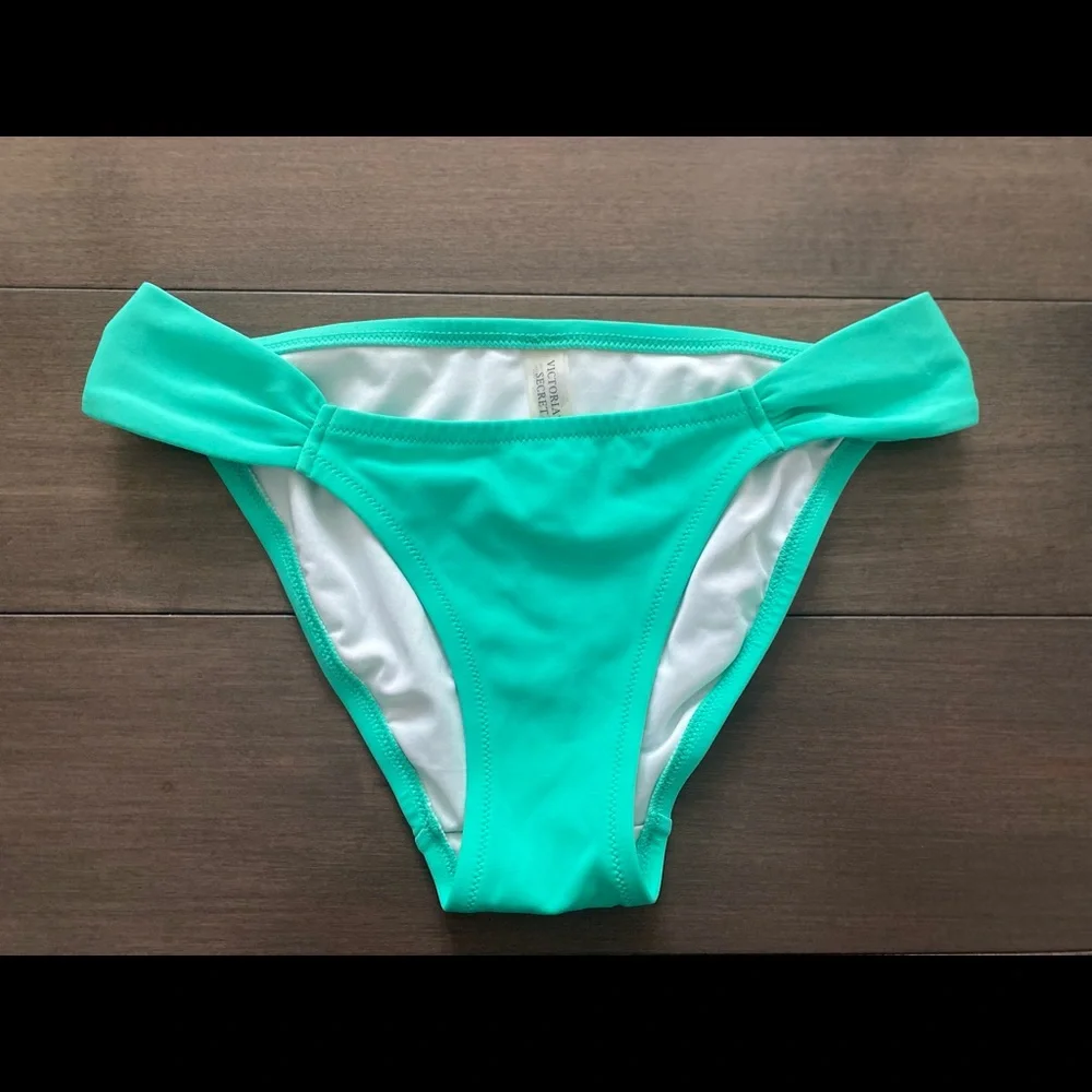🌞 Sale 3 for $15 
 Sale Victoria’s Secret bikini/ woman’s size S/ new no tags - Picture 2 of 4